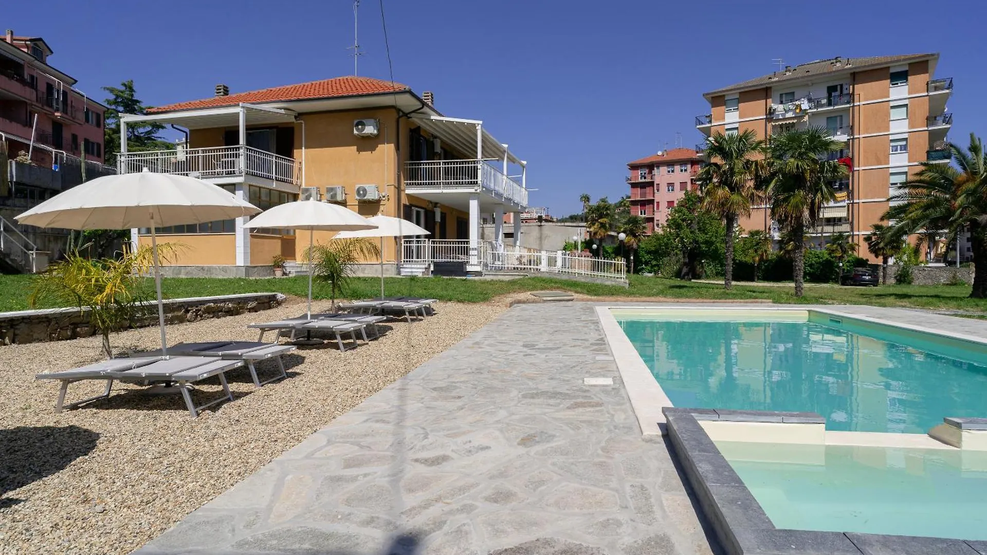 شقة Il Gattino Di Porto - Apt 1 - Monolocale Veranda Piscina إمبيريا إيطاليا